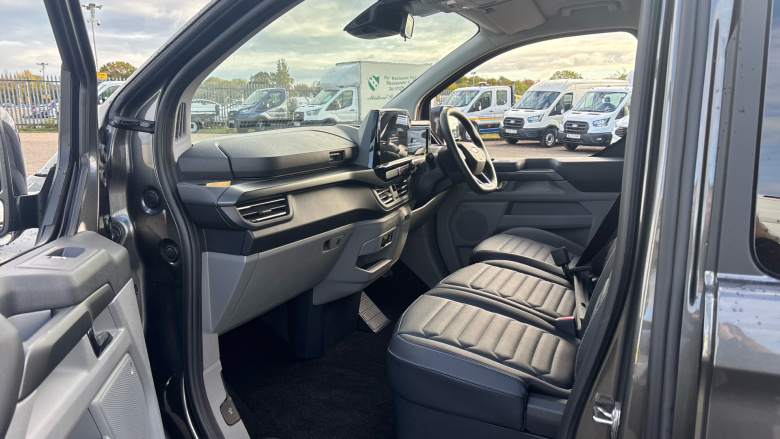 Ford Tourneo Custom 320 L2 Diesel Fwd 2.0 EcoBlue 136ps H1 Titanium 8 seater Auto